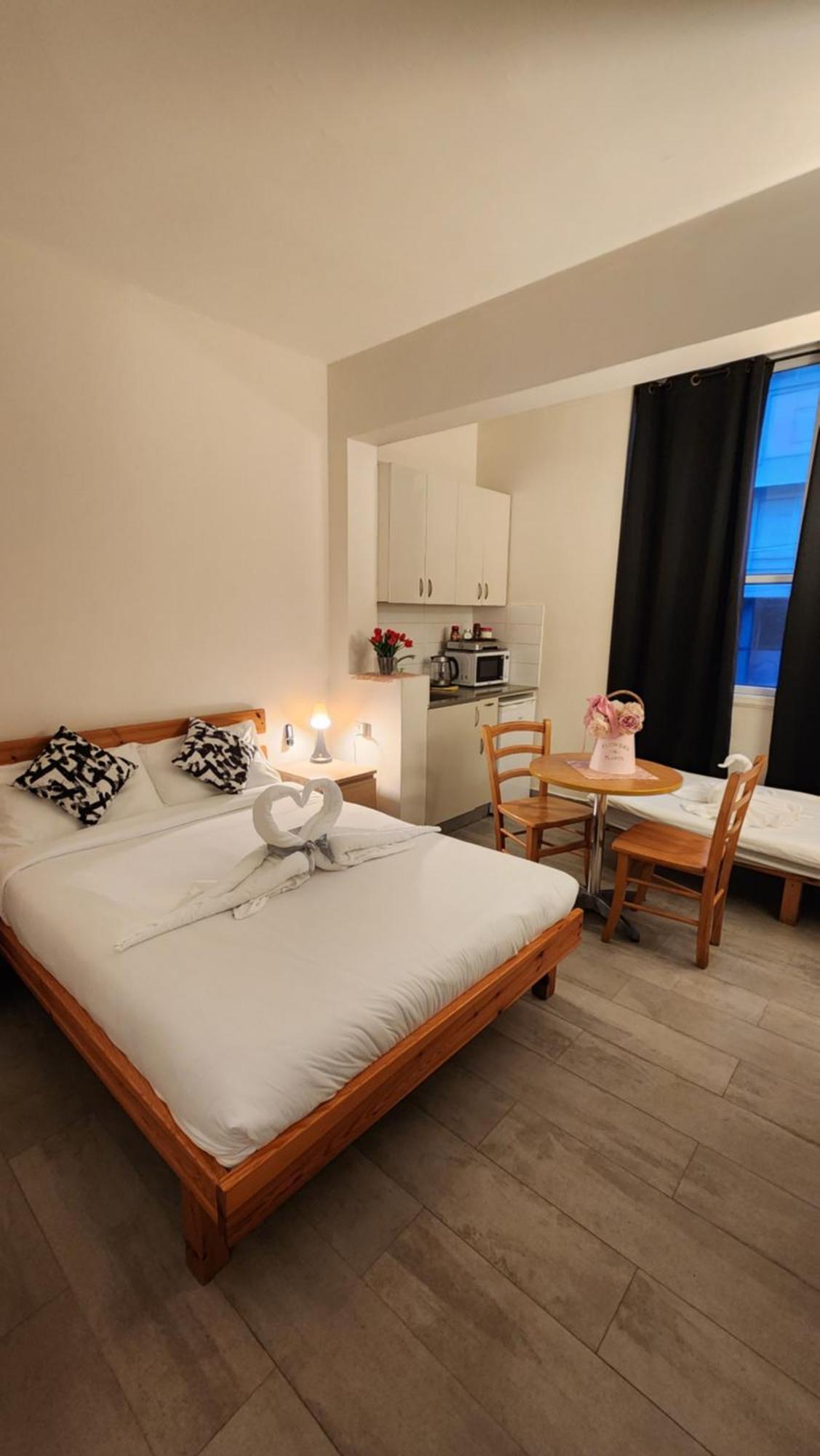 David Hameleh House Aparthotel Netanya Phòng bức ảnh